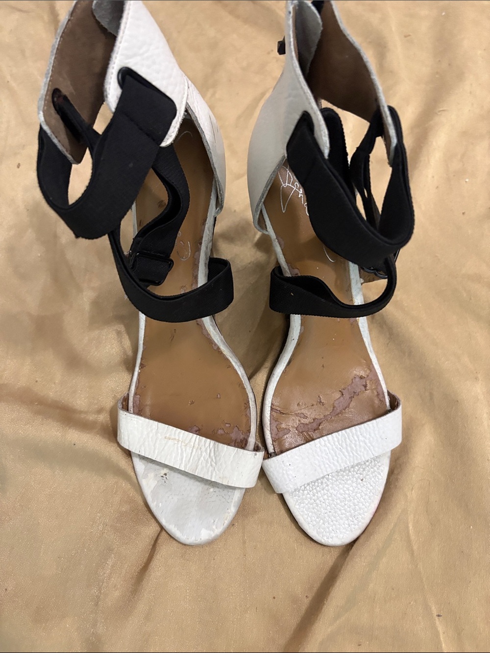 Vintage Report Signature Women's White and Black Strappy Open-Toe Heels